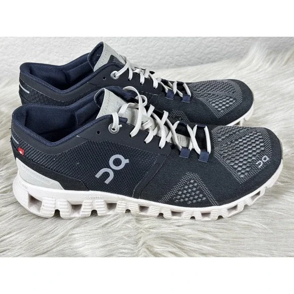 ON Women's Navy and White Cloud Sneakers - Picture 3 of 8